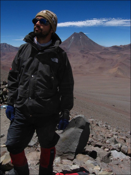 SML_IMG_8482-Victor-at-midcap-with-Pili-in-background